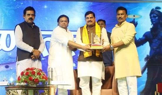 CM Mohan Yadav रेनेसां यूनिवर्सिटी के ‘कृष्ण तत्व’ कार्यक्रम में हुए शामिल