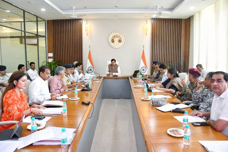 राज्यपाल श्री मंगुभाई पटेल से मिले प्रदेश कॉडर के भारतीय प्रशासनिक सेवा के परिवीक्षाधीन अधिकारी