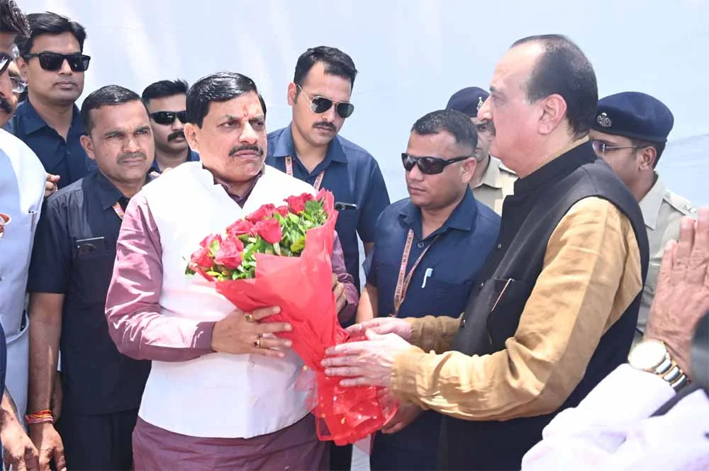 CM Mohan Yadav ने किया लॉयर्स चेम्बर एवं मल्टीलेवल पार्किंग का शिलान्यास