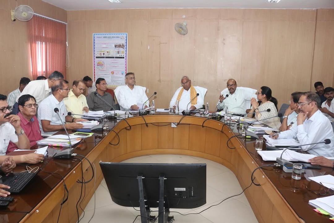 Education Minister Madan Dilawar की अध्यक्षता में शिक्षा संकुल में आयोजित हुई समीक्षा बैठक