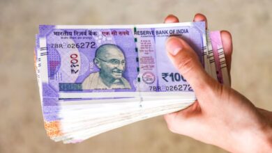 अब जमा पैसे पर ब्याज कम... SBI ने डिपॉजिट करने वाले ग्राहकों को एक बुरी खबर दी