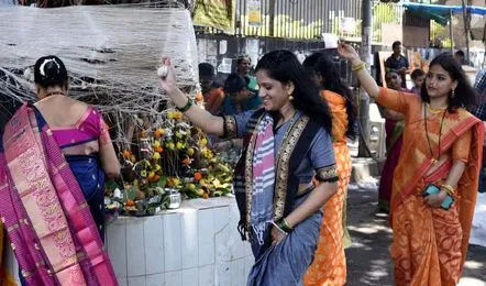 Vat Savitri Vrat 2025: यदि आप पहली बार वट सावित्री व्रत कर रहे हैं तो इन नियमों का ध्यान रखें
