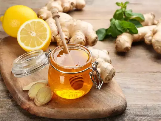 शहद और अदरक को मिलाकर खाने से क्या होता है? कौन से लाभ मिलते हैं?