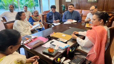 स्वास्थ्य मंत्री कुमारी आरती सिंह राव ने डीजीएचएस और झज्जर, गुरुग्राम और सोनीपत के सीएमओ के साथ समीक्षा बैठक की
