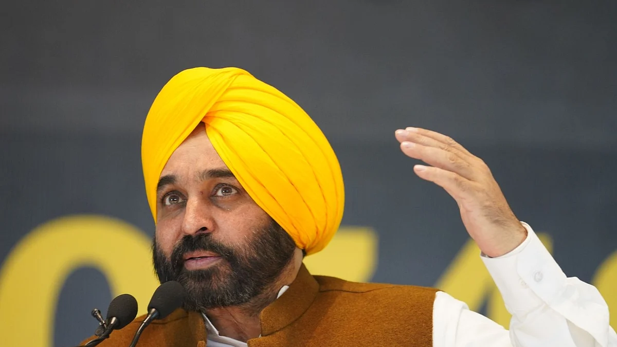 सीएम भगवंत मान ने बिट्टू को चुनौती दी कि वह अपने आकाओं से पूछे कि हर घर में सिंदूर भेजने का फैसला क्यों वापस ले लिया गया है?
