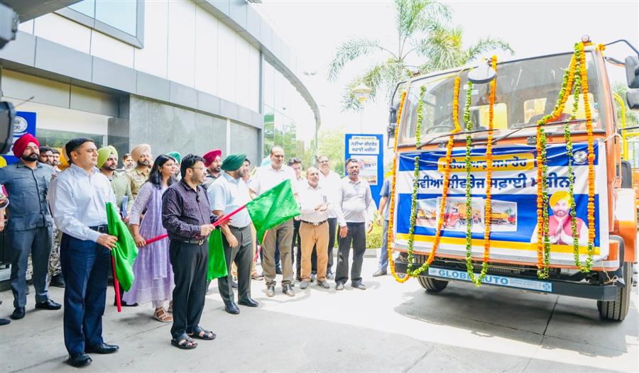 स्थानीय निकाय मंत्री डॉ. रवजोत सिंह ने अत्याधुनिक उपकरण को हरी झंडी दिखाई