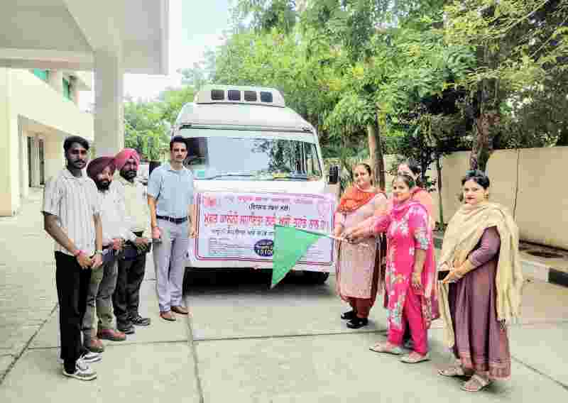 Sml Van को ग्रामीण पटियाला में कानूनी जागरूकता फैलाने के लिए हरी झंडी दिखाई गई