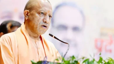 Lekhpal Bribe Aligarh: पूर्व राज्यमंत्री से लेखपाल ने मांगी 50 हजार रुपए की रिश्वत, सीएम योगी ने दिए जांच के आदेश