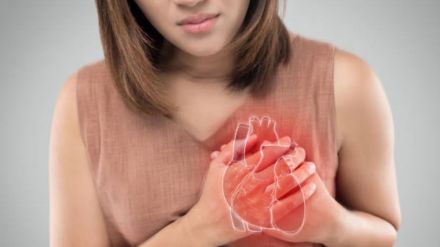 Heart Attack In Women: डॉक्टर ने बताया कि इस उम्र में महिलाओं में दिल का दौरा होने का खतरा अधिक है