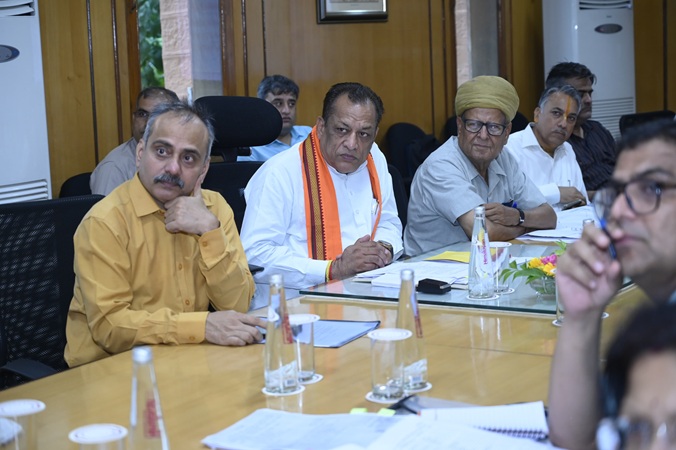 मंत्री श्री जोराराम कुमावत ने मंदिरों की जमीन से अतिक्रमण हटाने के लिए दी सख्त हिदायत