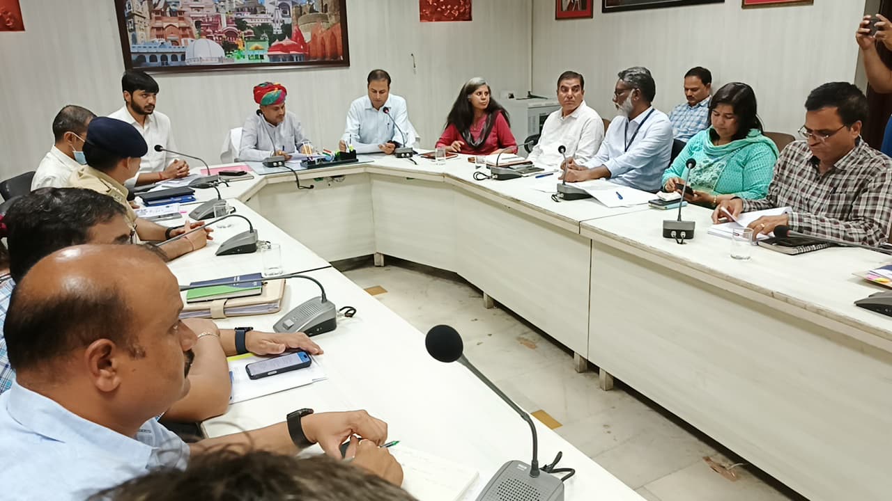 राजस्व मंत्री श्री हेमंत मीणा ने की अजमेर जिले में अभियान की समीक्षा, वन्दे गंगा जल संरक्षण अभियान प्रदेश की तस्वीर बदलेगा
