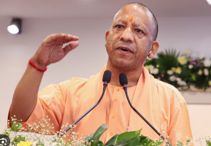 औरैया में CM Yogi Adityanath ने कहा कि अगर बेटी और व्यापारियों की सुरक्षा में बाधा डाली गई तो यमराज अगले चौराहे पर मिलेंगे
