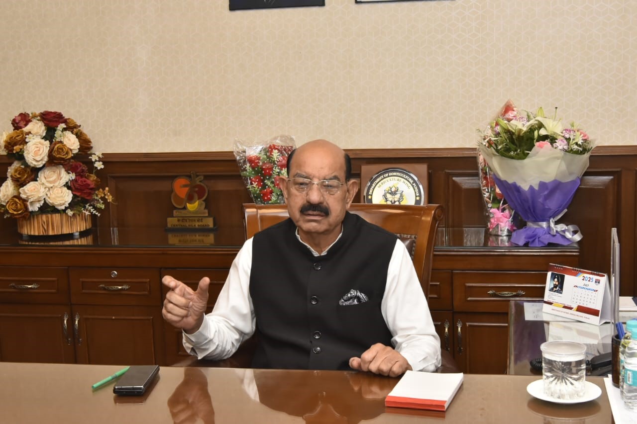 मंत्री मोहिंदर भगत ने अधिकारियों को राज्य भर में युद्ध स्मारकों के निर्माण कार्य में तेजी लाने के निर्देश दिए