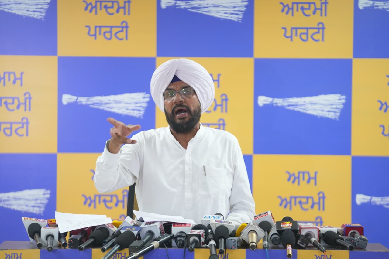 पंजाब के 532 किलोमीटर लंबे इंटरनेशनल बॉर्डर पर ड्रोन के जरिए पाकिस्तान से आ रहे नशे और हथियार हमारे लिए बड़ी चुनौती: धालीवाल