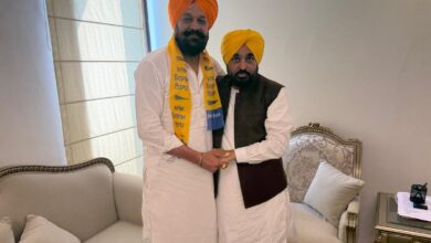 अकाली दल को बड़ा झटका, गुरइकबाल सिंह महल ने थामा AAP का दामन; CM भगवंत मान ने किया स्वागत